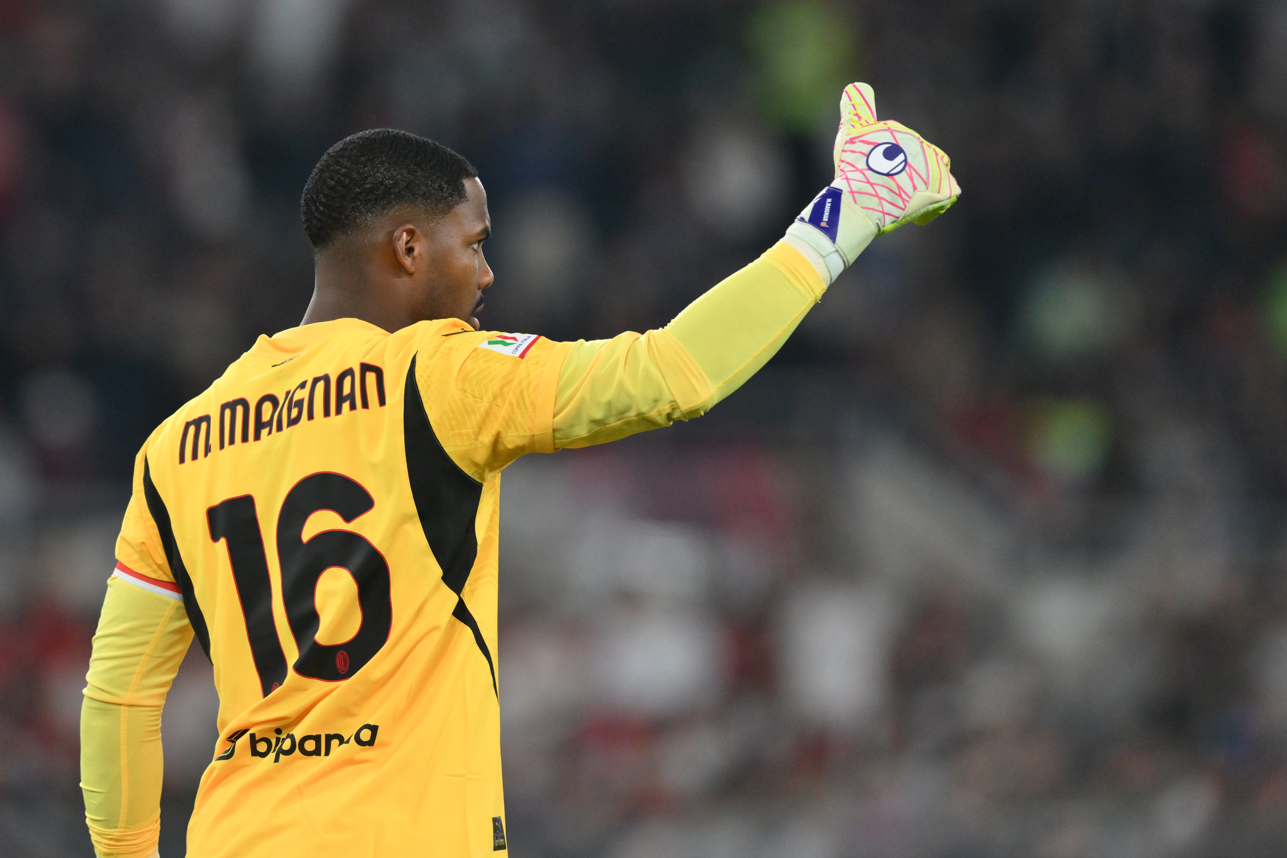 乐鱼平台-报价年薪500万欧+奖金！隆戈：AC米兰续约迈尼昂即将达成