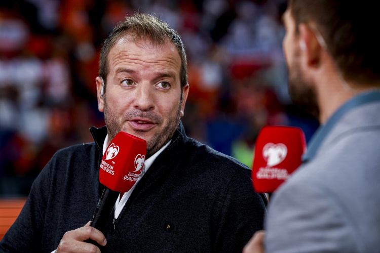 乐鱼平台-范德法特：汉堡对阵拜仁面临着艰巨的任务，丢球少于5个就算不错