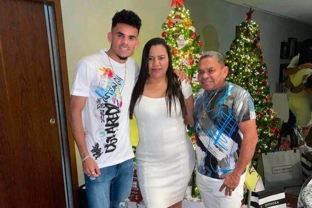 1698909192185042566.jpg 1698909052354.jpg