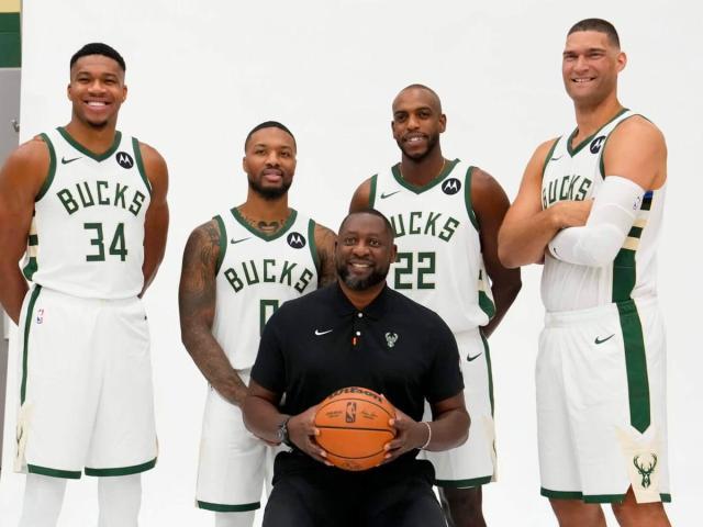 1696938043799008399.jpg 1696938030381.jpg