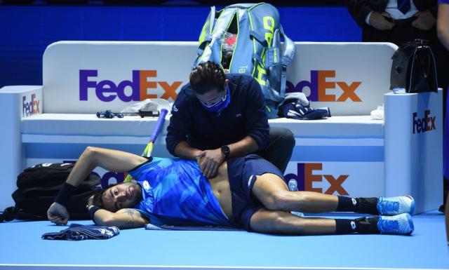 乐鱼APP下载-贝雷蒂尼伤退送兹维列夫首胜 辛纳或提前登场？